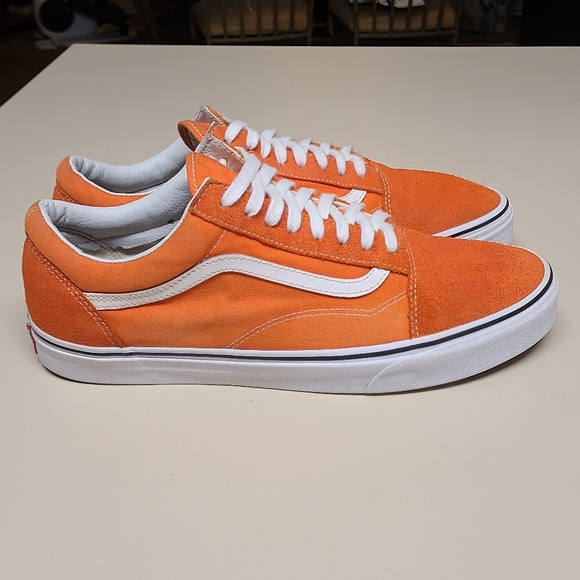Vans Old Skool low top casual skateboard sneakers. - Picture 7 of 9